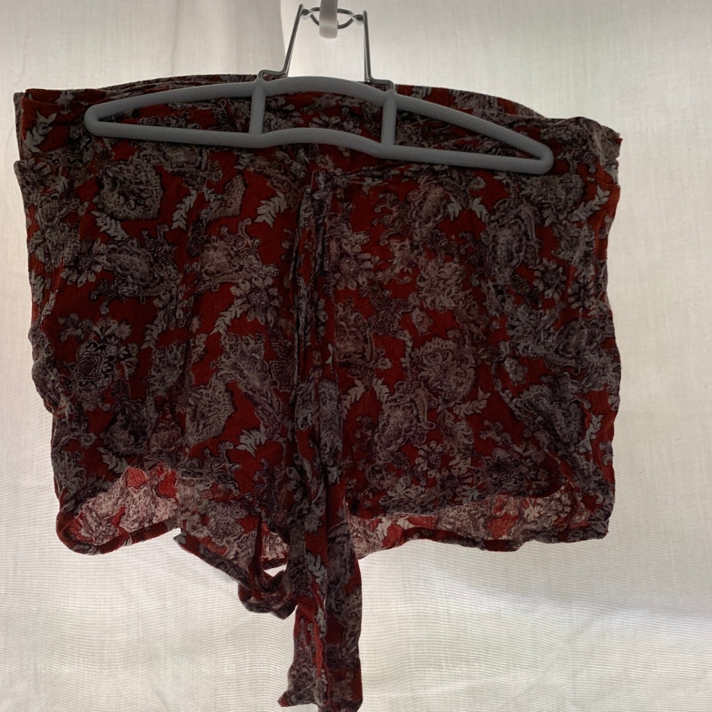 Red, flower shorts